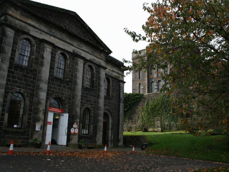 Youth Hostel *